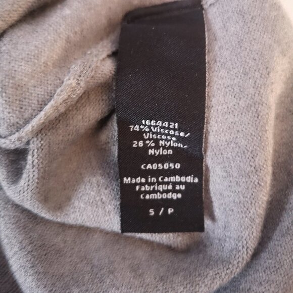 Chic by Jacob Ladies Size Small Grey Sleeveless Lightweight Sweater - Picture 5 of 8